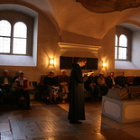 Fr. Petrus bei der 1. Vigillesung in der Altmannikrypta